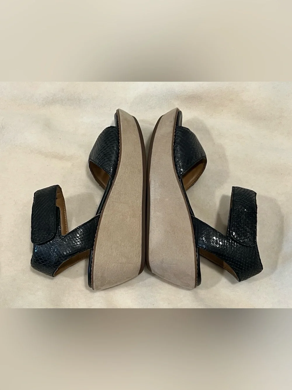 Clarks comfortable wedge